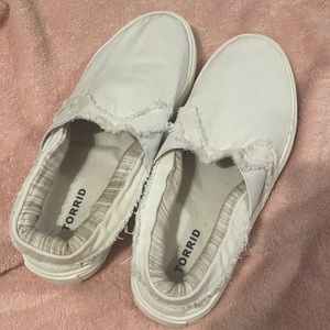 White torrid sneakers 9.5w